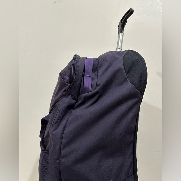 Osprey Black and purple Wheeled Travel Bag - Picture 5 of 8